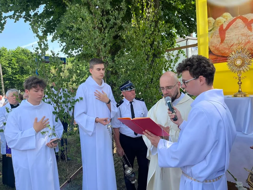 Procesja Bożego Ciała w parafii Matki Kościoła w Łukowie