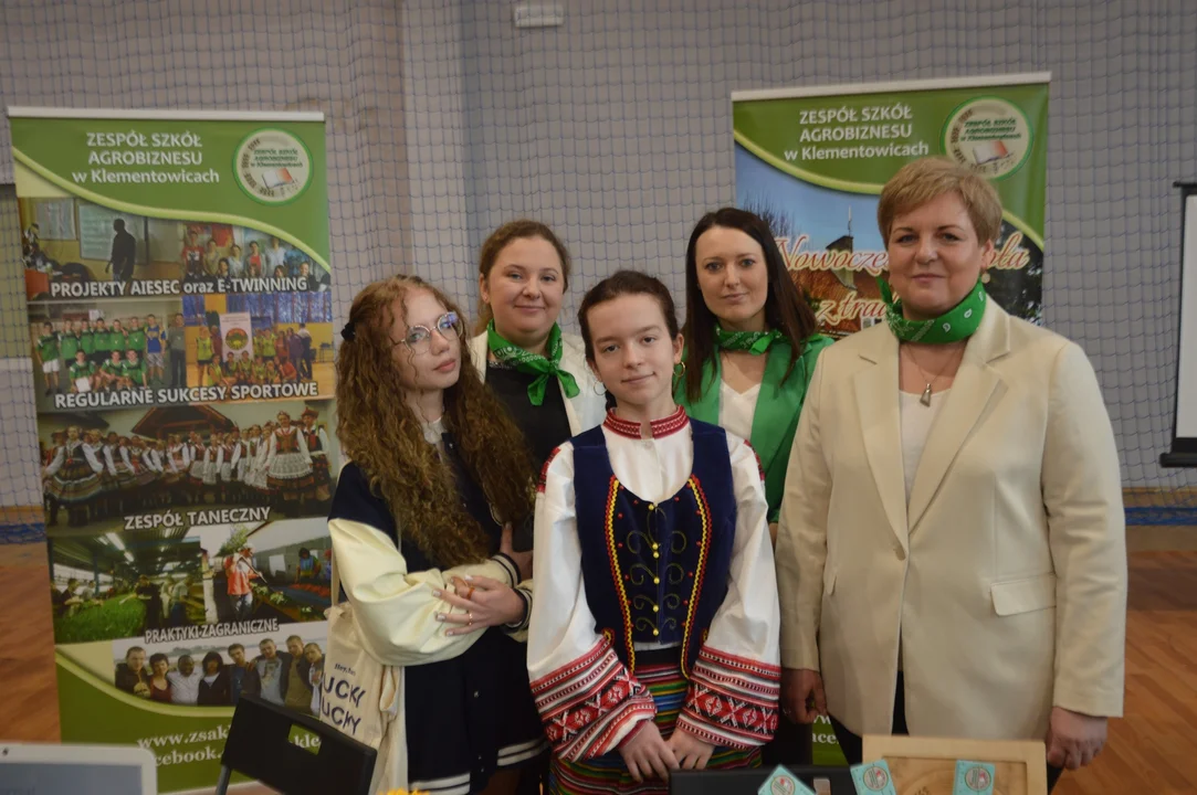 Targi Edukacji w Puławach. Ósmoklasiści mają w czym wybierać (galeria)