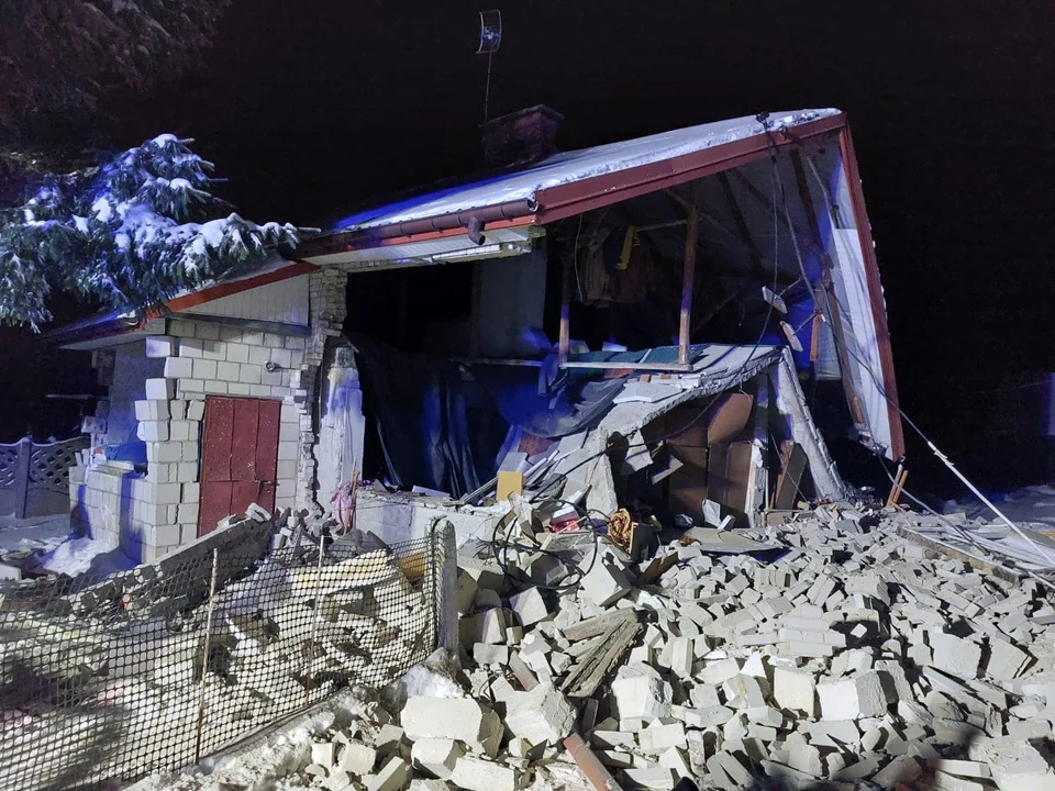 Powiat łukowski: W budynku zawalił się dach. Jedna osoba poszkodowana