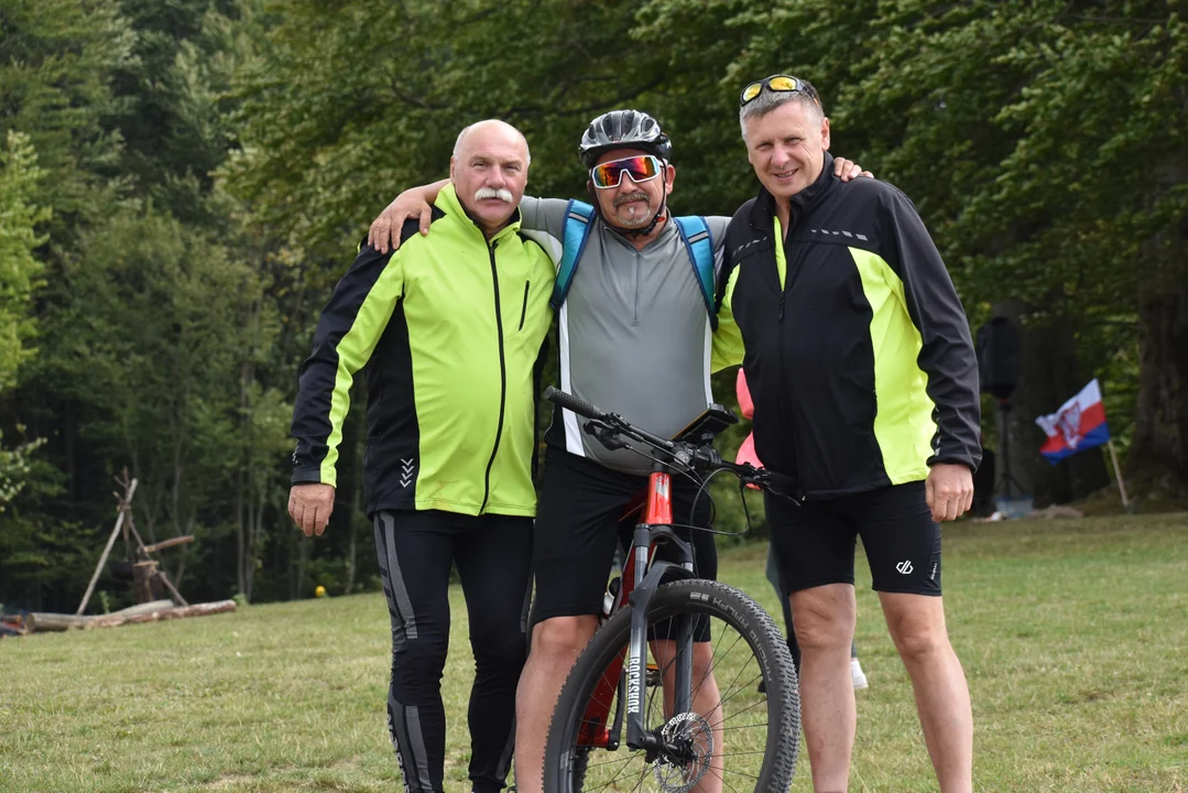 Setki rowerzystów na Wzgórzu Polak! Tak wyglądał 21. Gwiaździsty Rajd Rowerowy (foto) - Zdjęcie główne
