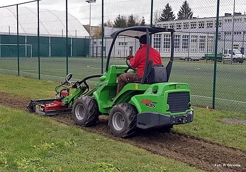 Łąka kwietna przy Szkole Podstawowej nr 4 w Łukowie