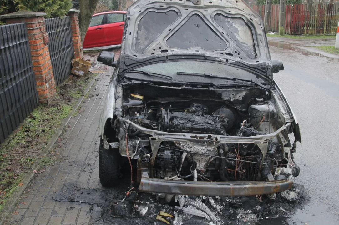 Powiat lubelski: Podpalił dwa samochody. Chciał wyrównać rachunki - Zdjęcie główne