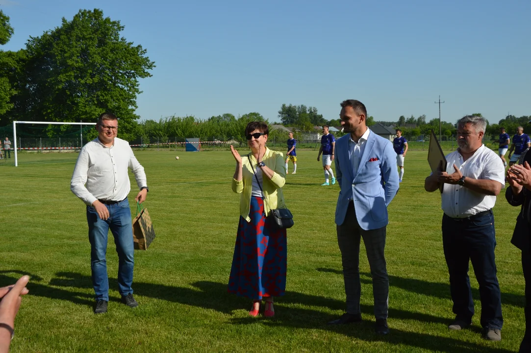 Piknik rodzinny wraz z otwarciem zmodernizowanego boiska w Leokadiowie