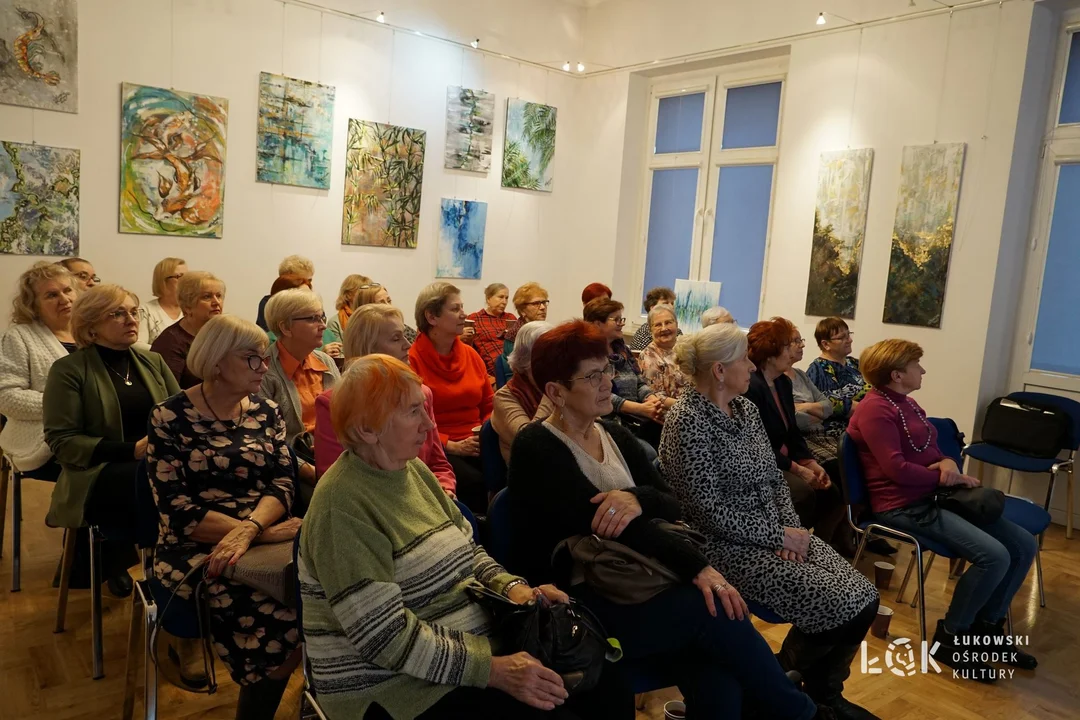 Spotkanie dla ŁUTW pt. „Leki a żywność”. Czym popijać leki, aby nie zniwelować ich działania?