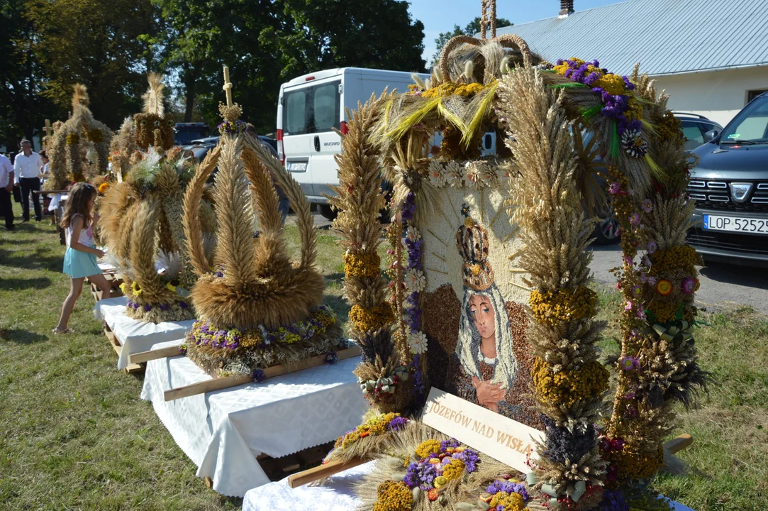 W niedzielę w Józefowie nad Wisłą odbyły się Dożynki Gminne