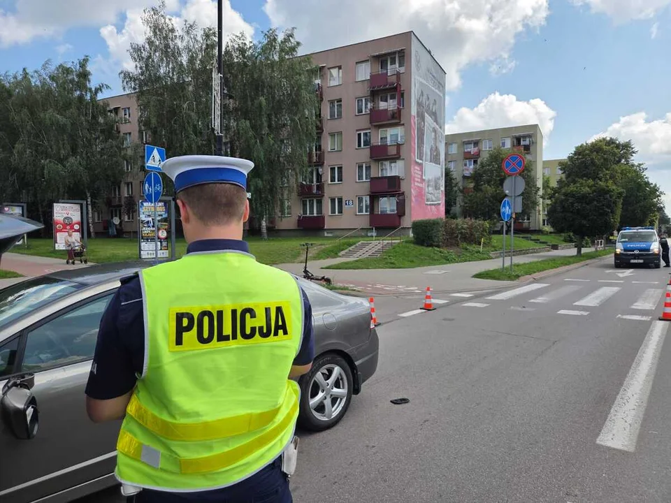 Lubelskie: Hulajnoga zderzyła się z osobówką. Jedna osoba w szpitalu
