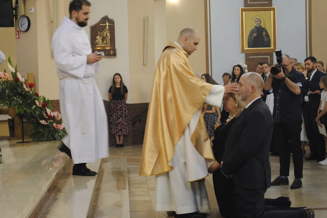 Prymicja ks. Wojciecha Zybały. Syn byłej  starosty  odprawił swoją pierwszą mszę świętą (zdjęcia) - Zdjęcie główne