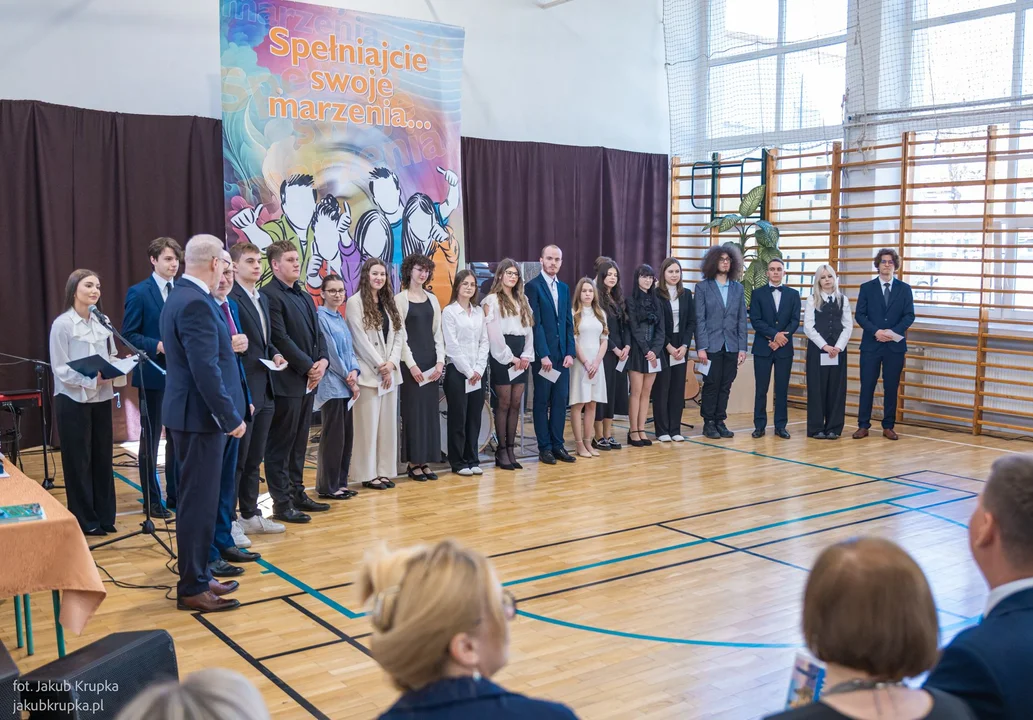 Zakończenie roku szkolnego maturzystów w II LO