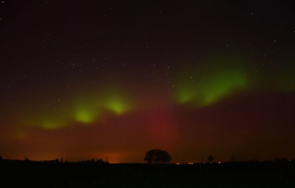 Niesamowite: Aurora borealis - nad  Radzyniem  pojawiła się zorza polarna - Zdjęcie główne