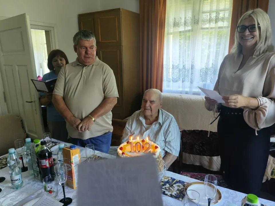 Henryk Szczepański ma 102 lata. Mieszkaniec Garwolina świętował jubileusz