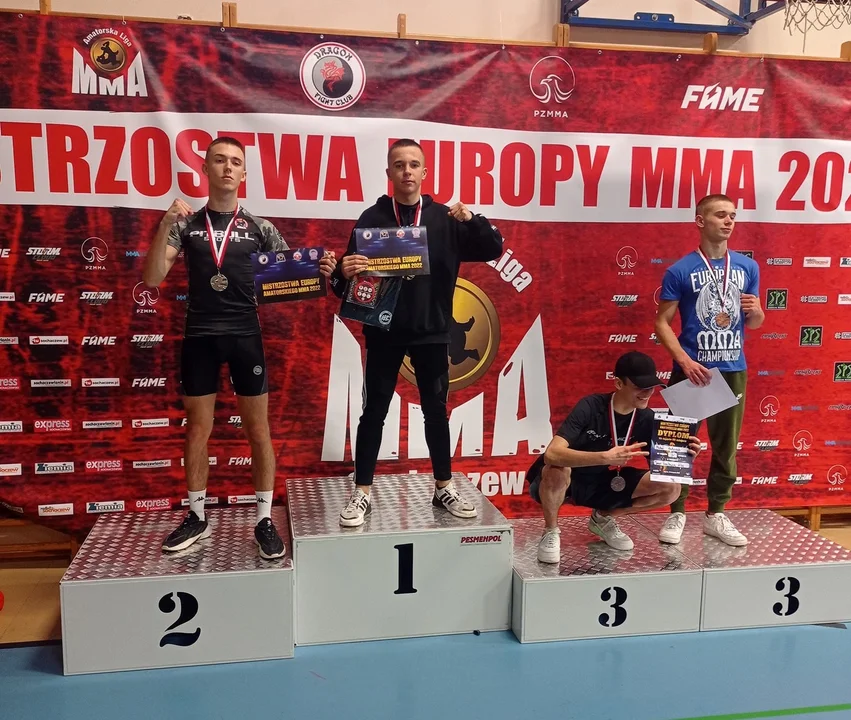 Lubartowscy zawodnicy z medalami. Sukces KS Workout