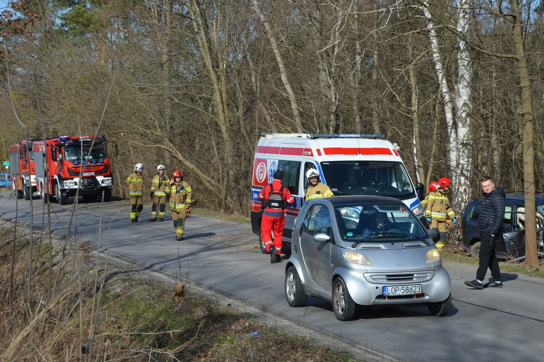 Wypadek drogowy w Kawęczynie