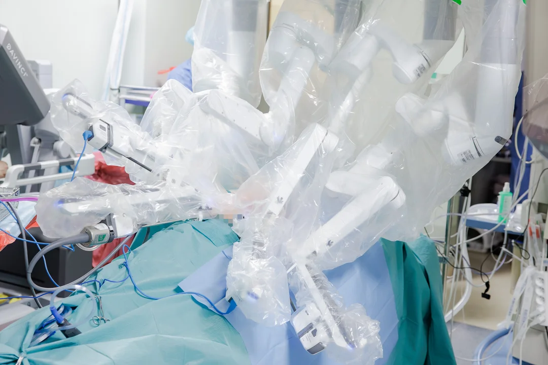 Lubelski szpital robotem walczy z rakiem. Wykonał już ponad 50 operacji
