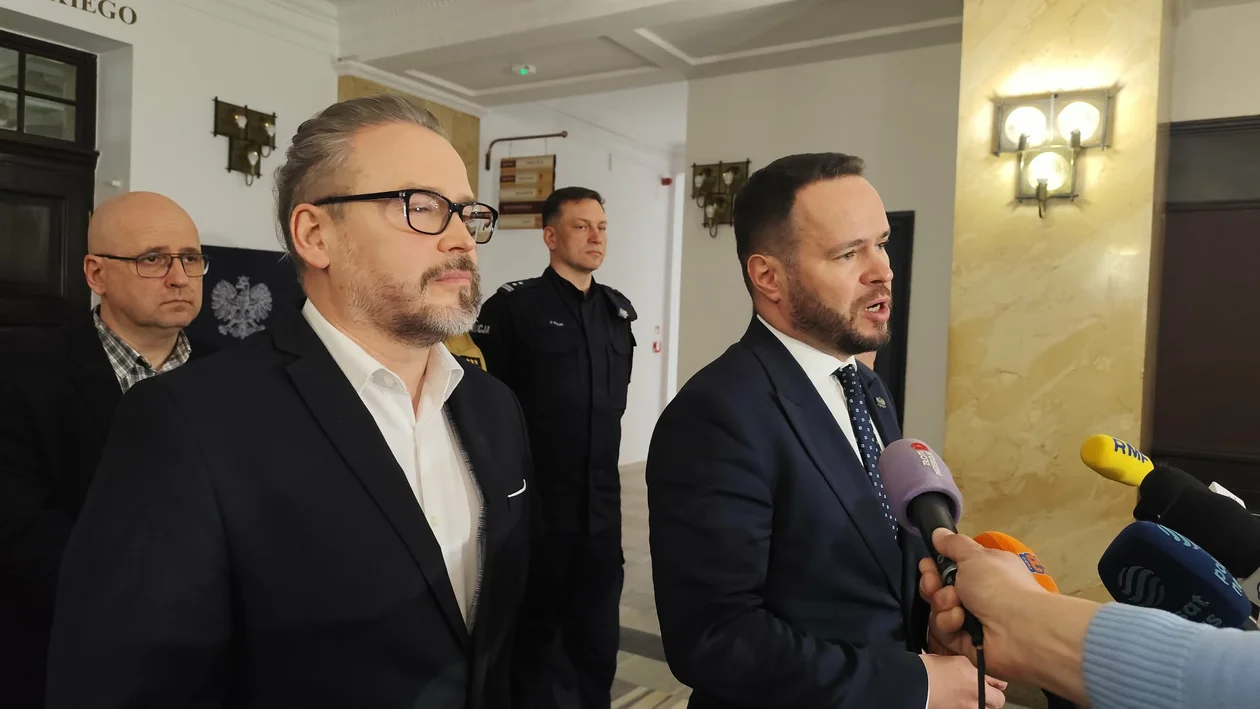 Wichury na Lubelszczyźnie: Mężczyzna porażony prądem, maszt radiowy złamany. Wojewoda o sytuacji