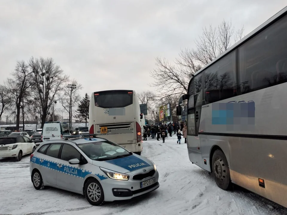 Lublin: "Bezpieczne ferie - START". Policjanci sprawdzają w jaki sposób przewożone są dzieci - Zdjęcie główne