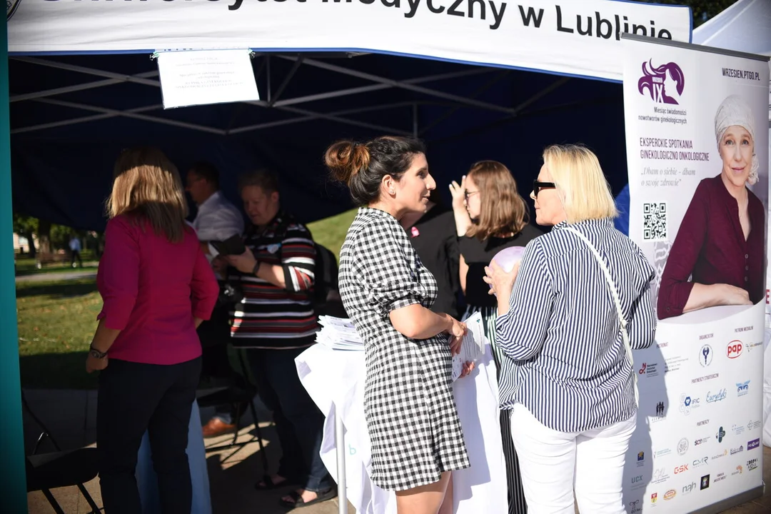 Marsz Różowej Wstążki. "Badajmy się, bo rak to nie wyrok"