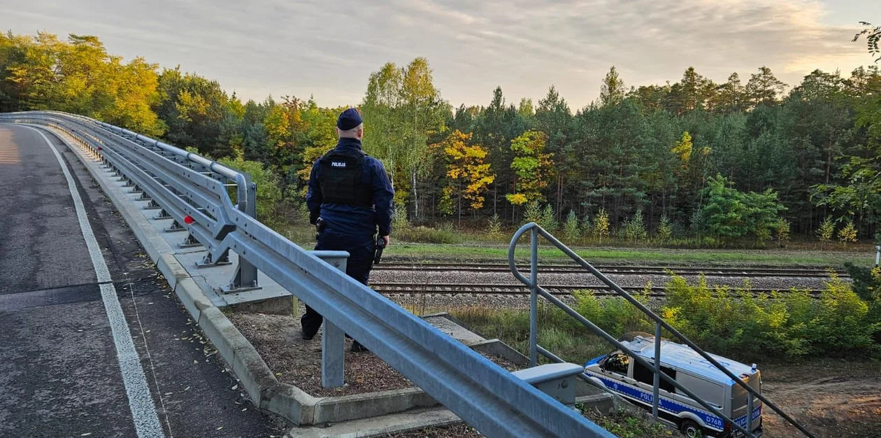 Lubelskie: Uciekinier ze szpitala podejrzany o podwójne zabójstwo, wciąż na wolności. Policja wydała ważny komunikat