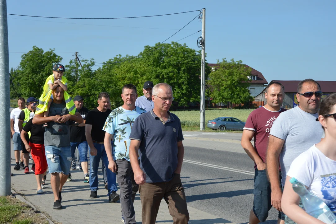 Poniedziałkowa akcja protestacyjna producentów malin w Opolu Lubelskim