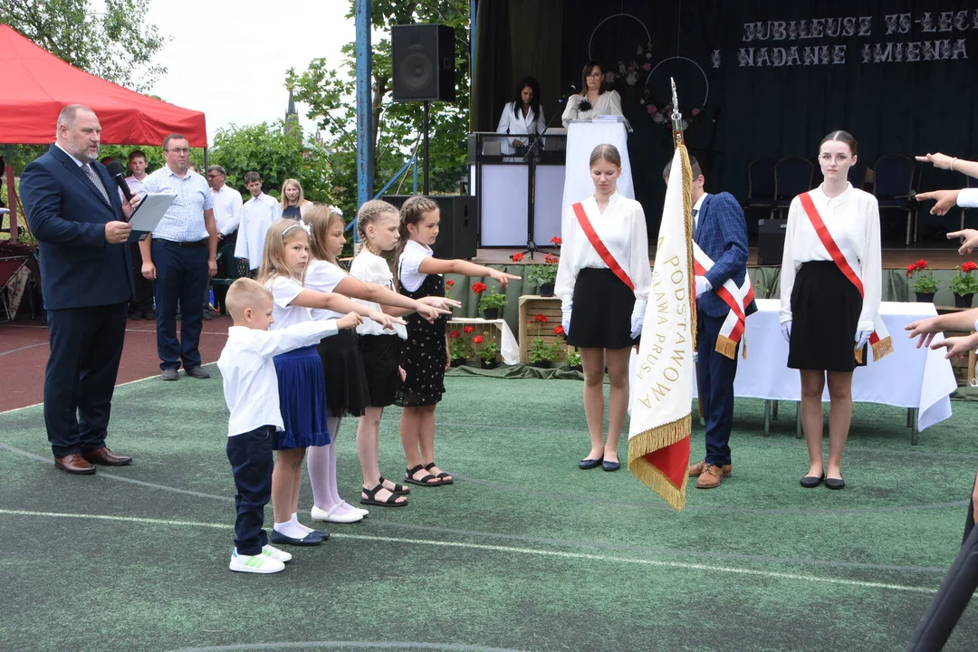 Szkoła Podstawowa w Radoryżu Kościelnym ma nowego patrona. To znany pisarz