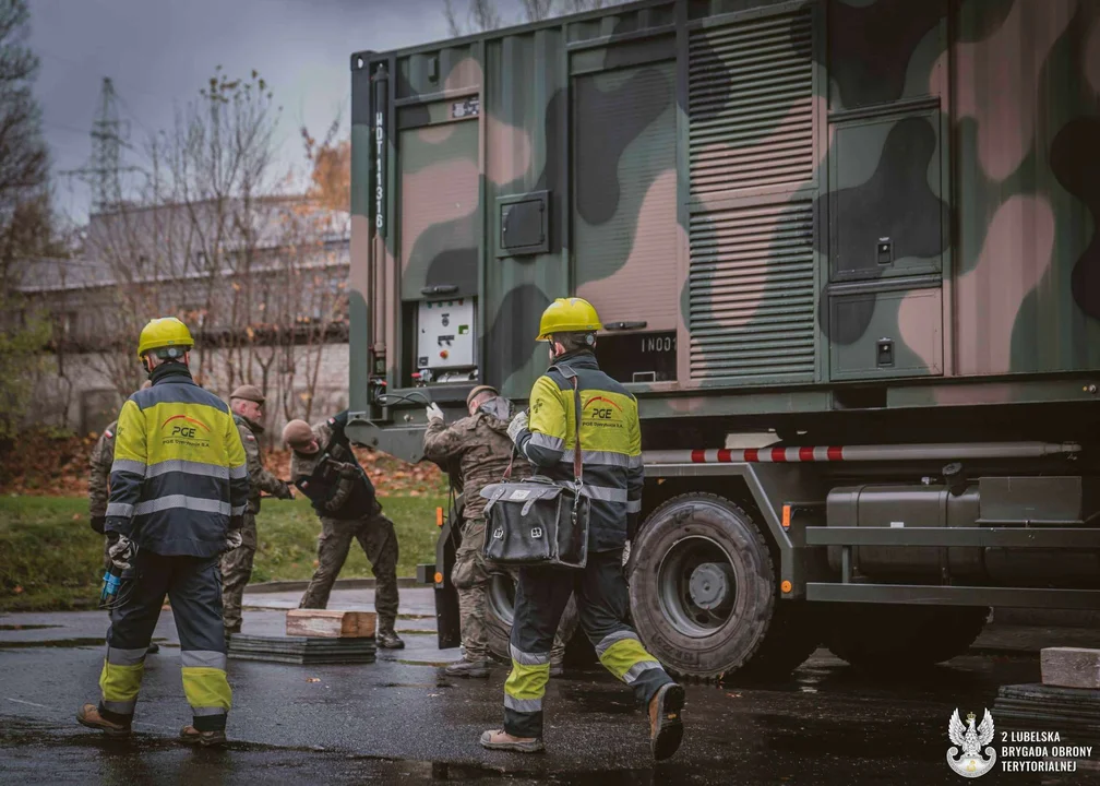 Lublin: Awaria linii energetycznej i brak zasilania w ważnych punktach. PGE i terytorialsi sprawdzili się w trudnej sytuacji