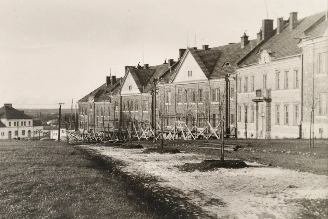 Lublin: Znaleźli "historyczną" cegłę. Wyprodukowano ją w nieistniejącej już cegielni