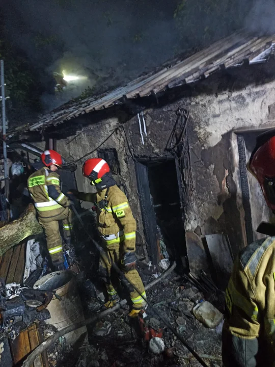 Lublin: Przy ul. Rudnickiej płonął budynek. W środku znaleziono ciało mężczyzny
