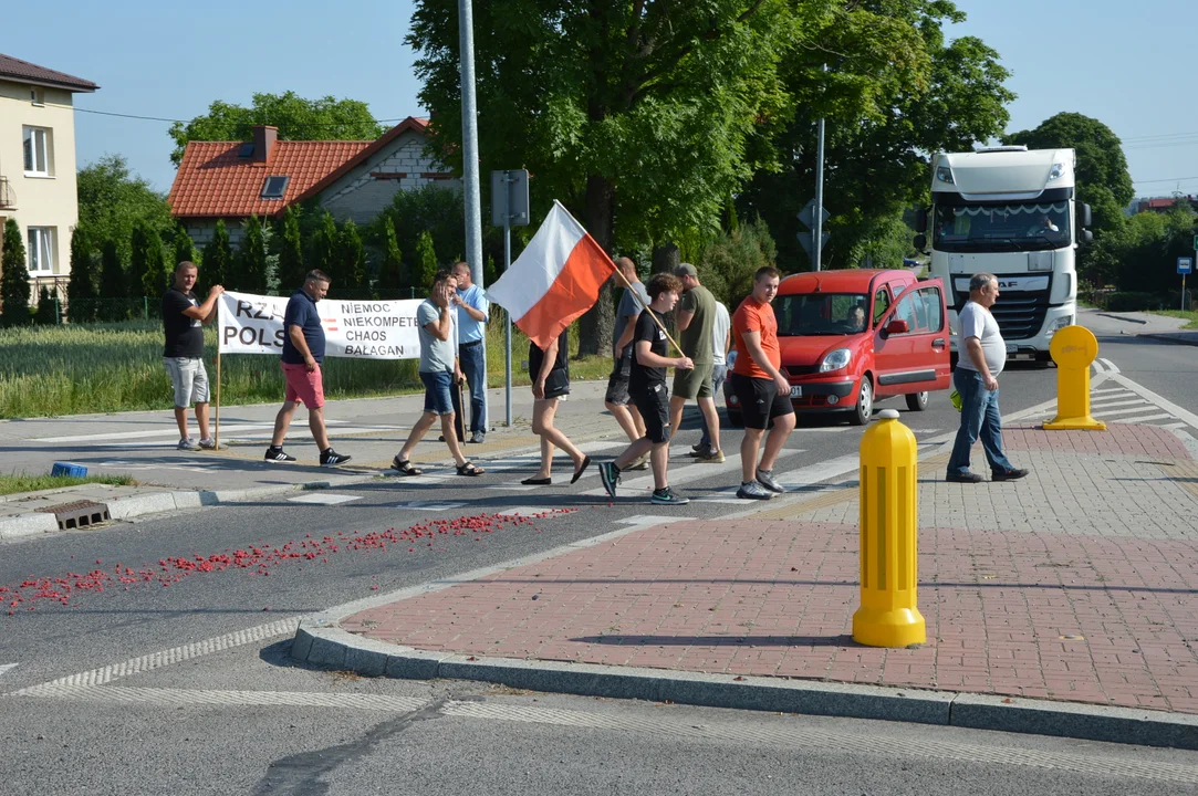 Poniedziałkowa akcja protestacyjna producentów malin w Opolu Lubelskim