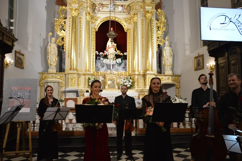 Koncert „STABAT MATER” Giovanniego Battisty Pergolesiego w radzyńskim kościele Świętej Trójcy - Zdjęcie główne