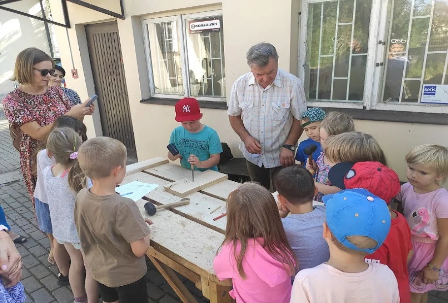 Plener rzeźbiarski w Muzeum Regionalnym w Łukowie