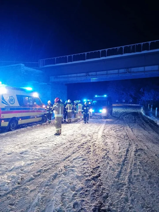 Powiat lubartowski: Przewrócił się autobus. Są osoby ranne