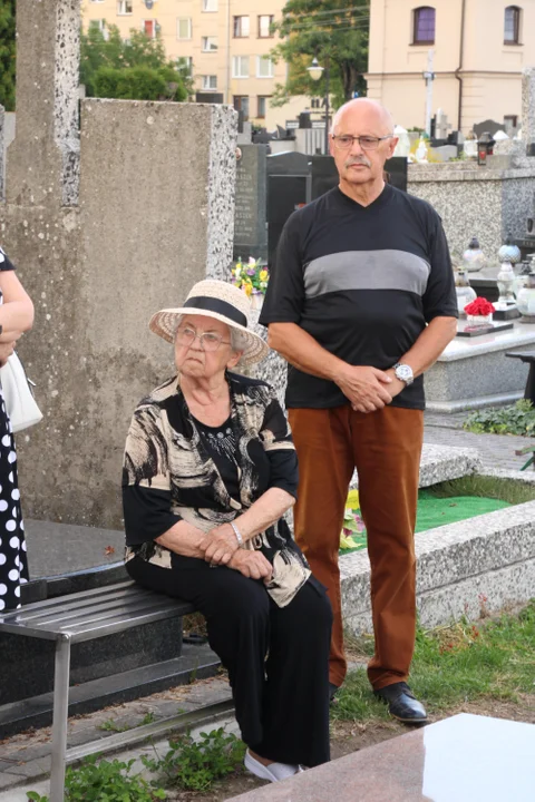 Nagrobek byłego burmistrza Łukowa Andrzeja Śledzia oficjalnie odsłonięty