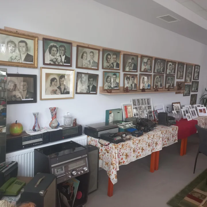Wystawa w bibliotece w Ostrówku