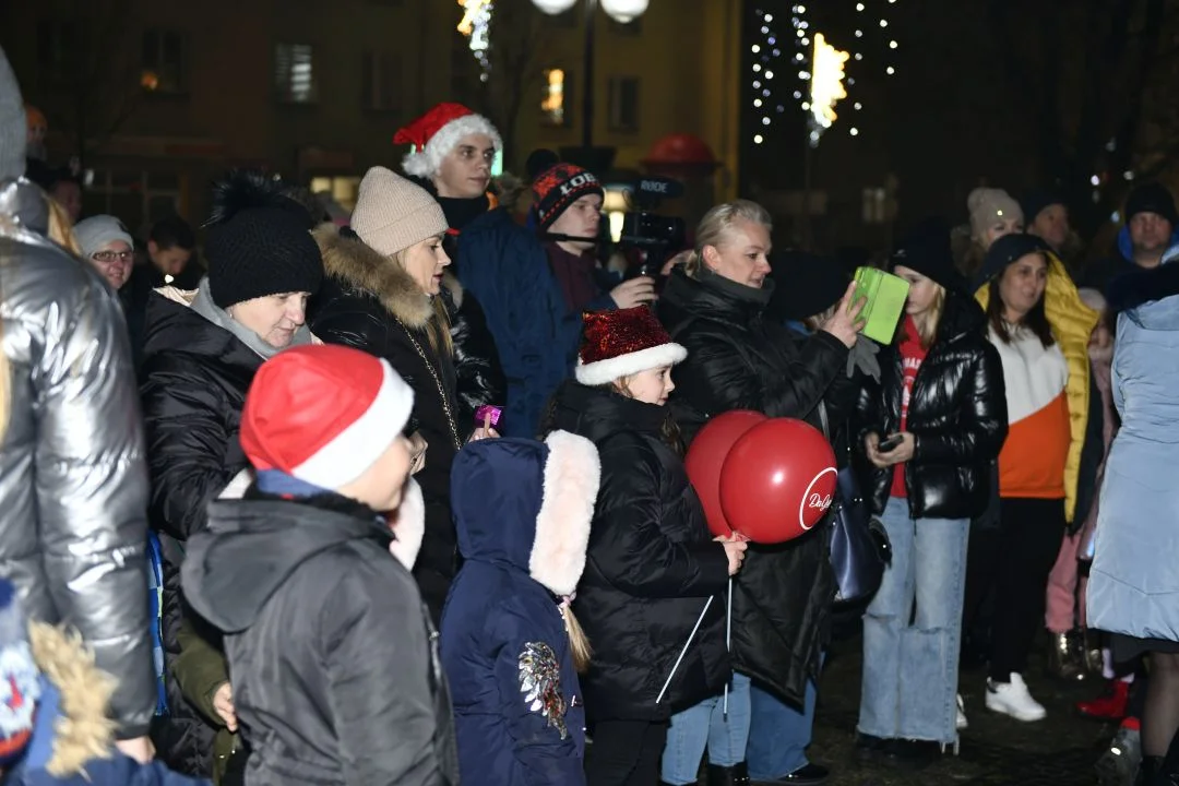 Uroczyste roświetlenie choinki w Łukowie