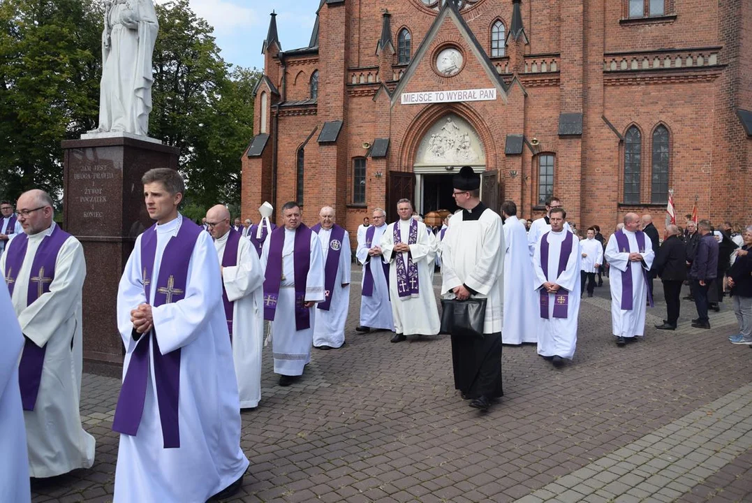 Uroczystości pogrzebowe śp. ks. kanonika Henryka Prządki