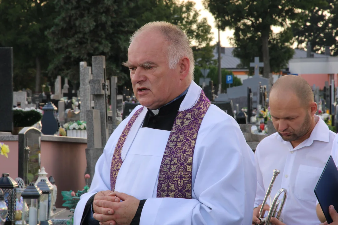 Nagrobek byłego burmistrza Łukowa Andrzeja Śledzia oficjalnie odsłonięty