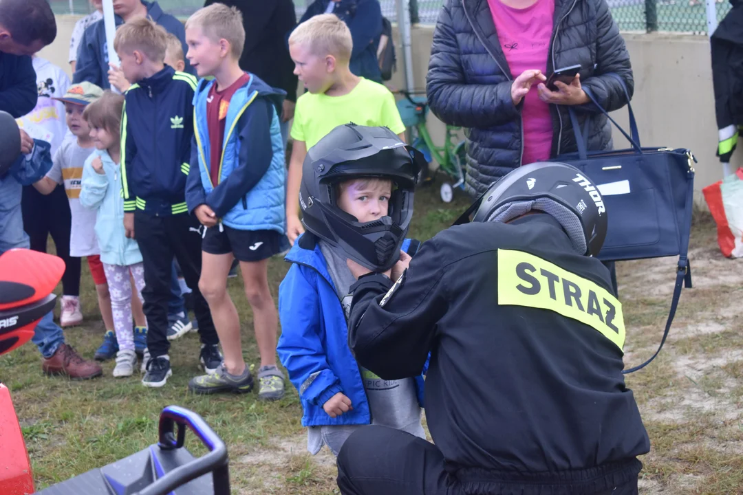 Zabawa i edukacja w jednym - tak wyglądał piknik "Bezpiecznie z Koziołkami" w Baranowie. ZOBACZ ZDJĘCIA