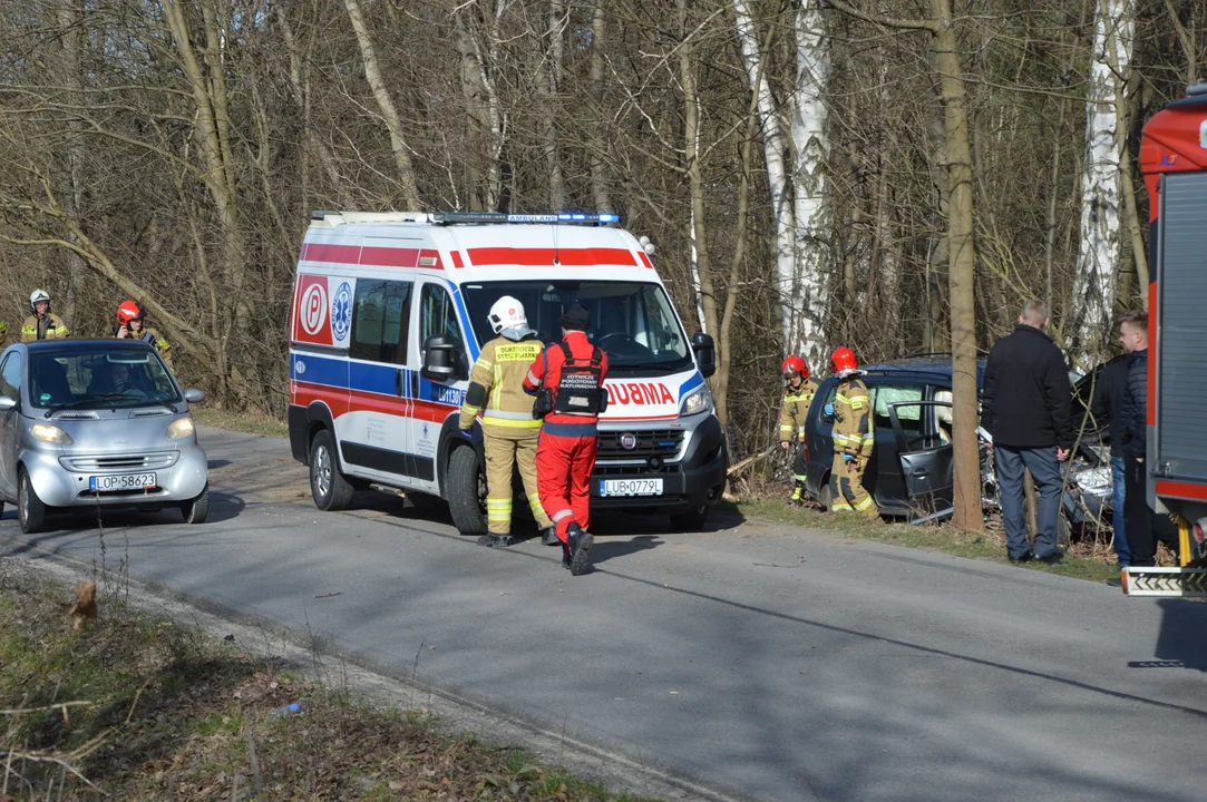 Wypadek drogowy w Kawęczynie