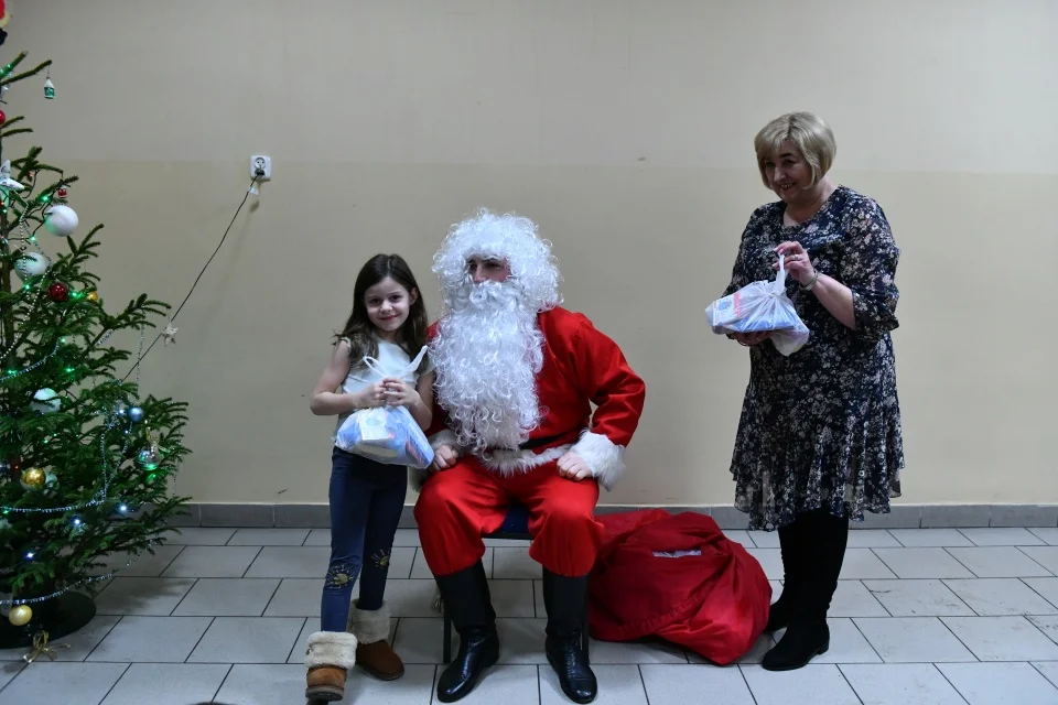 Zabawa choinkowa w Jeziorach (zdjęcia).