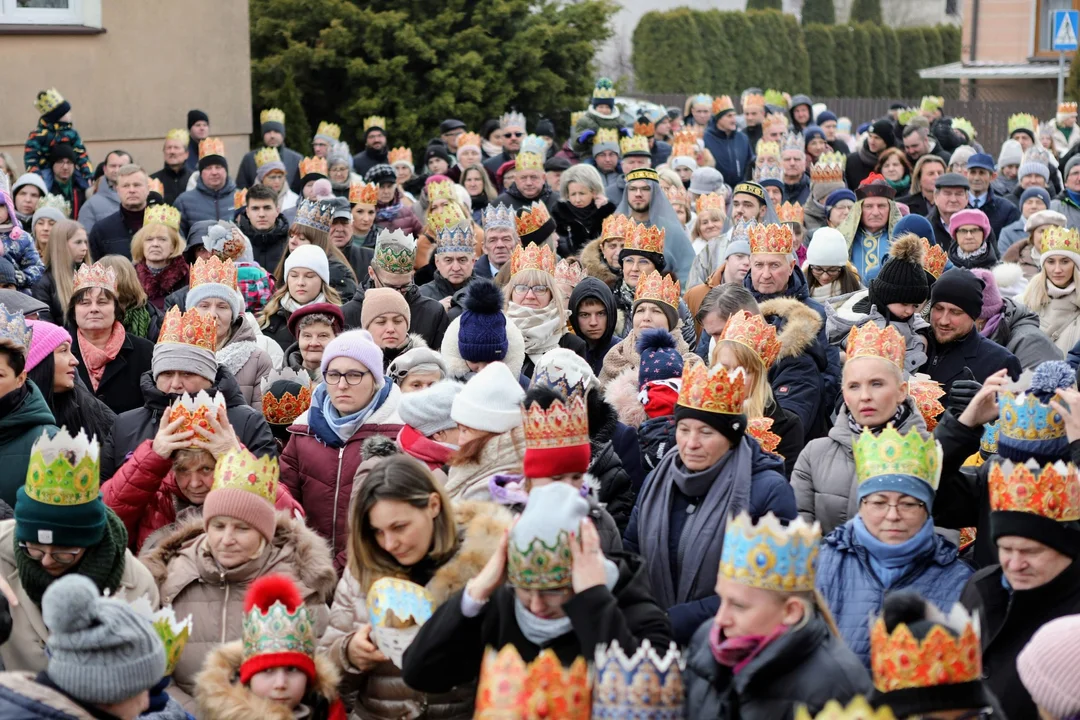 Trzej Królowie w Drelowie – barwny orszak z żywą szopką i polonezem (ZDJĘCIA) - Zdjęcie główne