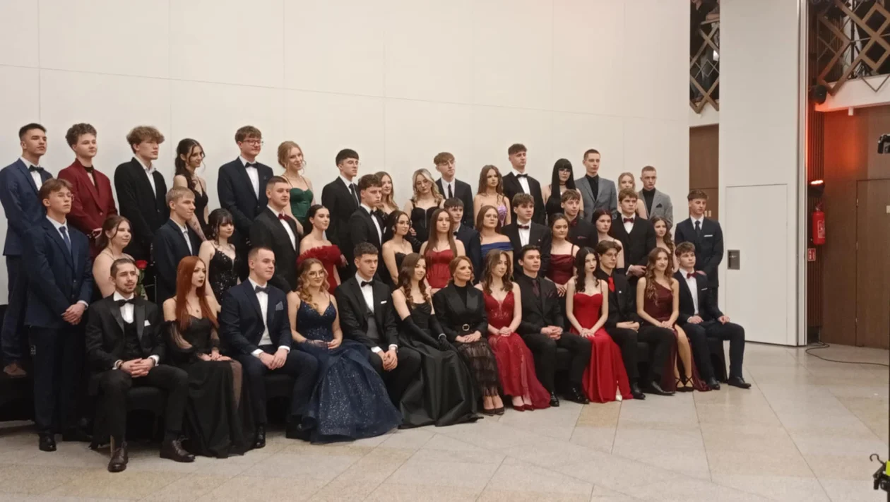 Maturzyści ZS nr 5 rozpoczęli odliczanie do egzaminu dojrzałości (galeria) - Zdjęcie główne