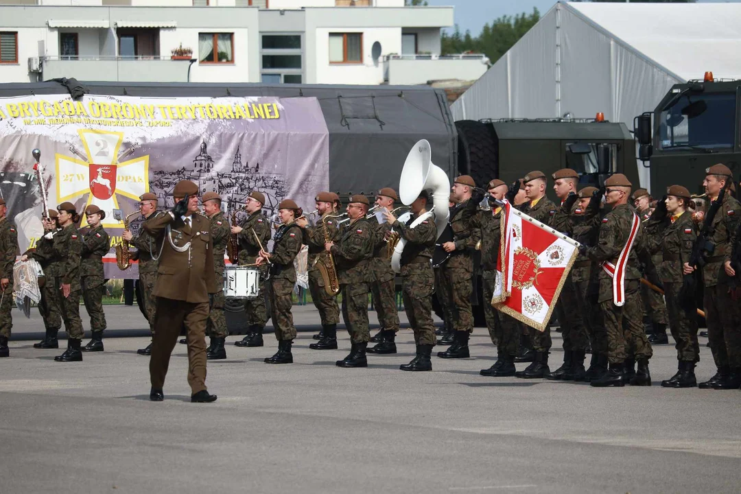 Uroczysta przysięga wojskowa w 2 LBOT. Nowi terytorialsi przysięgali na sztandar [GALERIA] - Zdjęcie główne