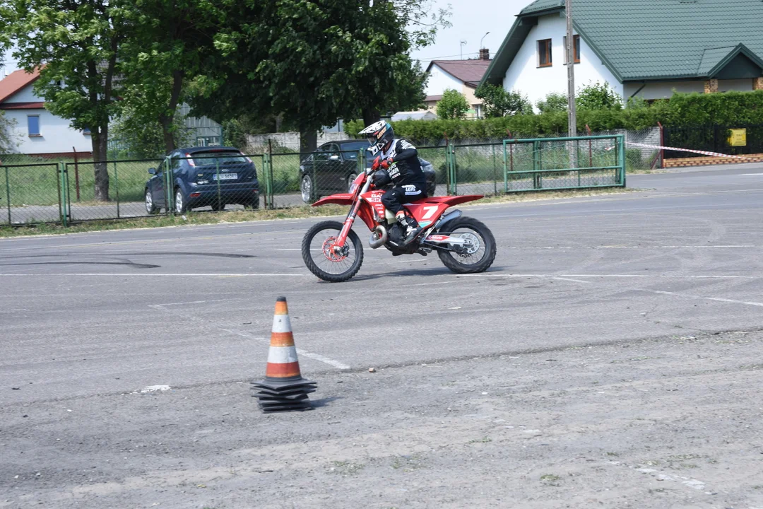 Motocykliści opanowali Łuków. Część I