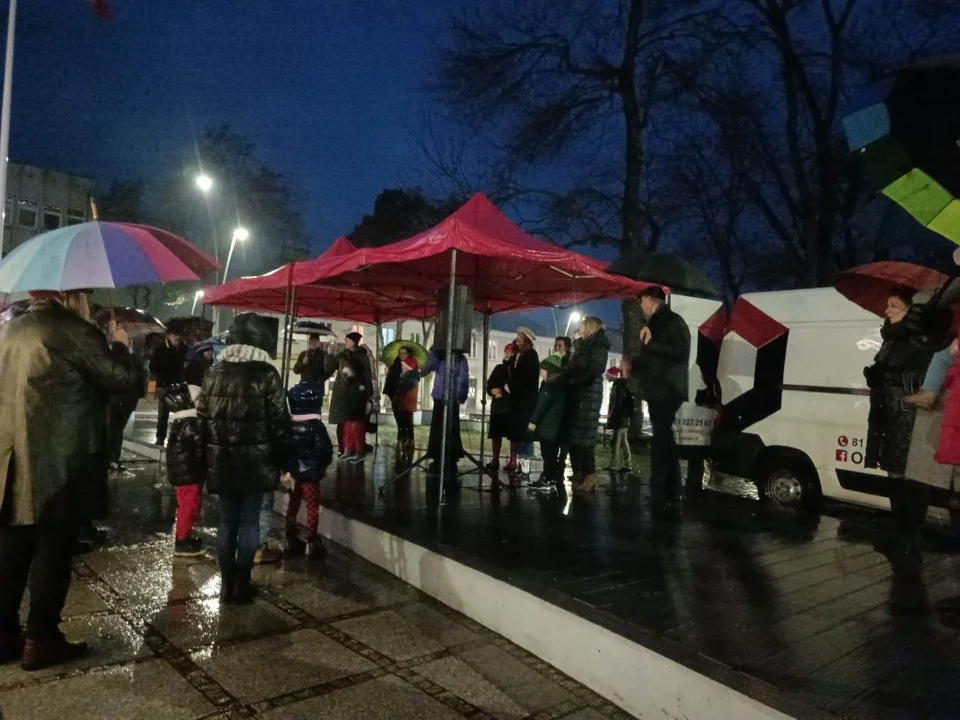 Opole Lubelskie: Choinka już świeci