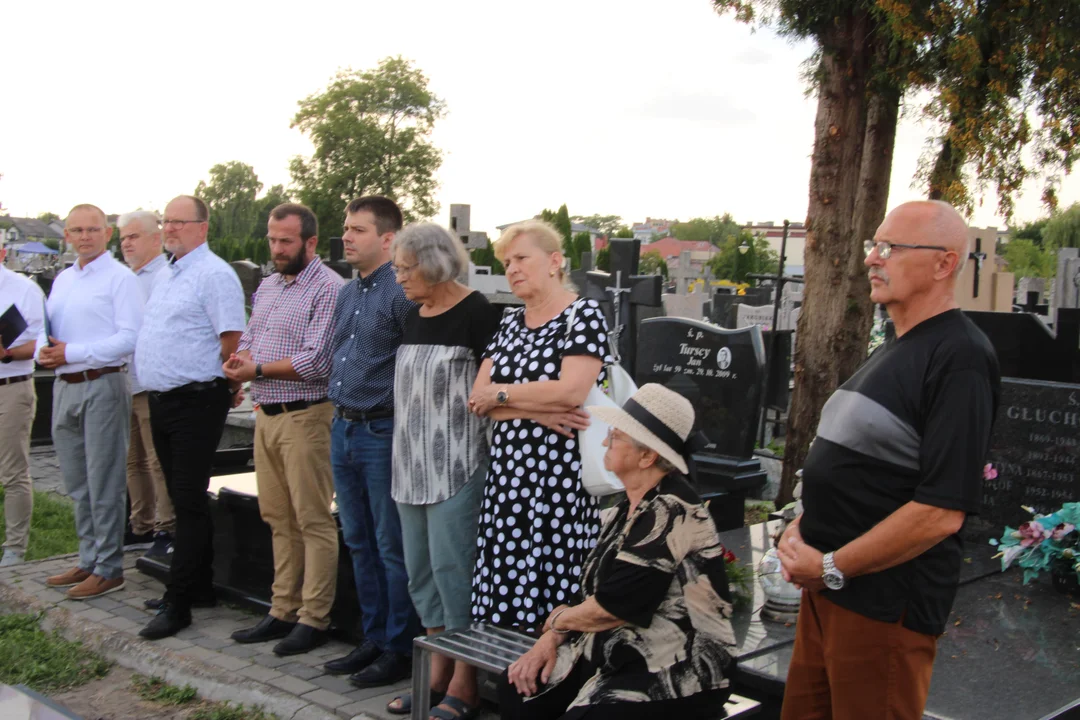 Nagrobek byłego burmistrza Łukowa Andrzeja Śledzia oficjalnie odsłonięty