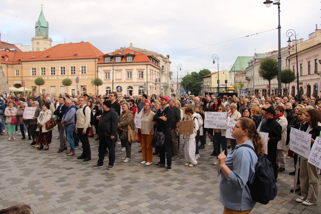 "Ani jednej więcej". Protest w Lublinie po śmierci ciężarnej Doroty