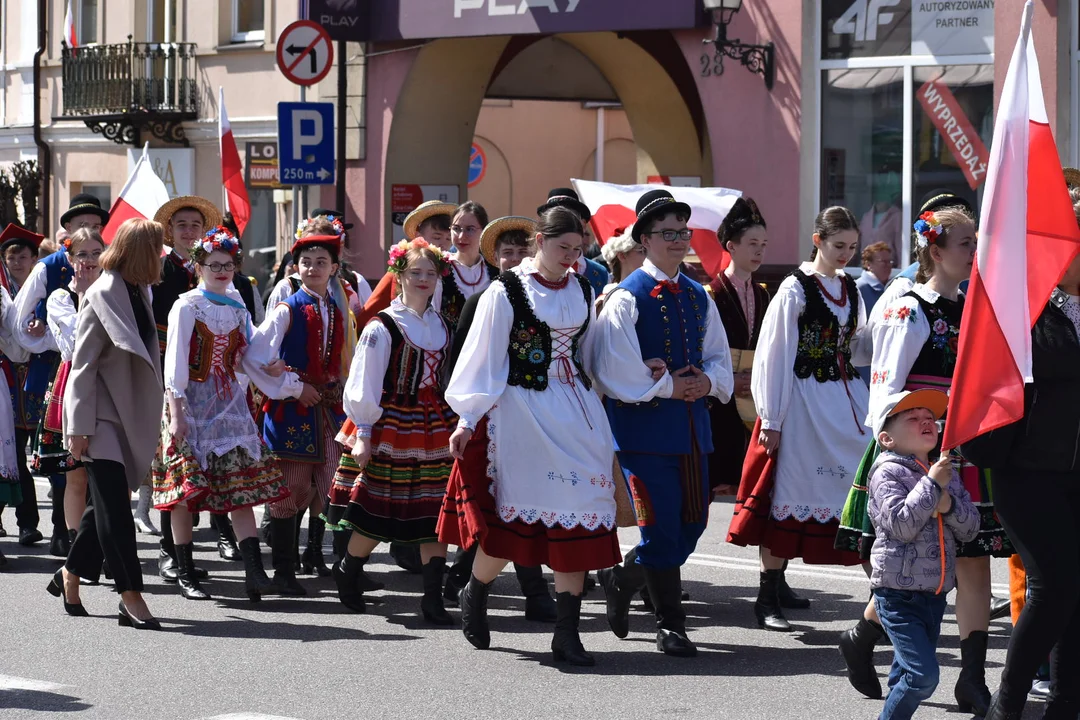 Poloneza czas zacząć. W Międzyrzecu taneczne obchody 3. maja (ZDJĘCIA) - Zdjęcie główne