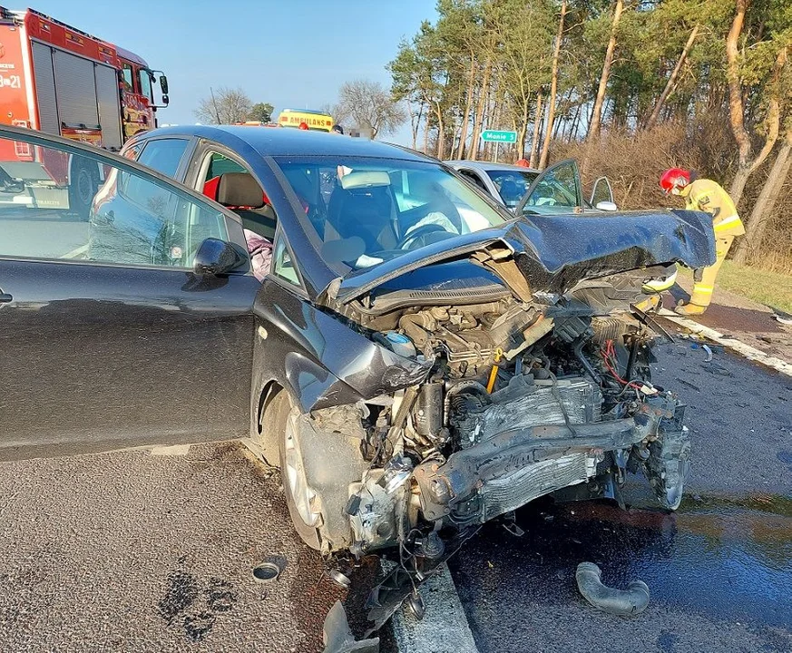 Gmina Międzyrzec Podlaski: Volvo zderzyło się z Seatem. Jeden z kierowców odjechał z miejsca wypadku - Zdjęcie główne