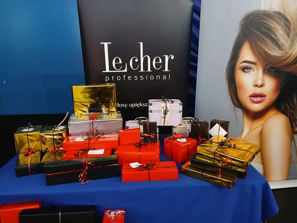 Konkurs Fryzjerski "Electric Wonderland" pod Honorowym Patronatem Ministra Edukacji w ZSP w Radzyniu Podlaskim cz.2