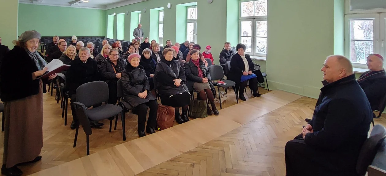 Wizytacja kanoniczna Biskupa Grzegorza Suchodolskiego w Parafii Podwyższenia Krzyża Św.: spotkania z: Radą Duszpasterską, wspólnotami, Radą Ekonomiczną oraz nauczycielami