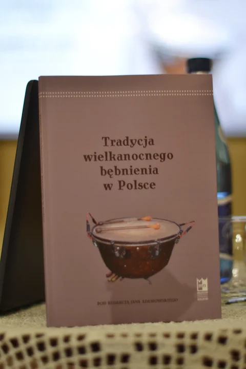 Janowiec: Tradycja bębnienia wielkanocnego na terenach historycznej Małopolski